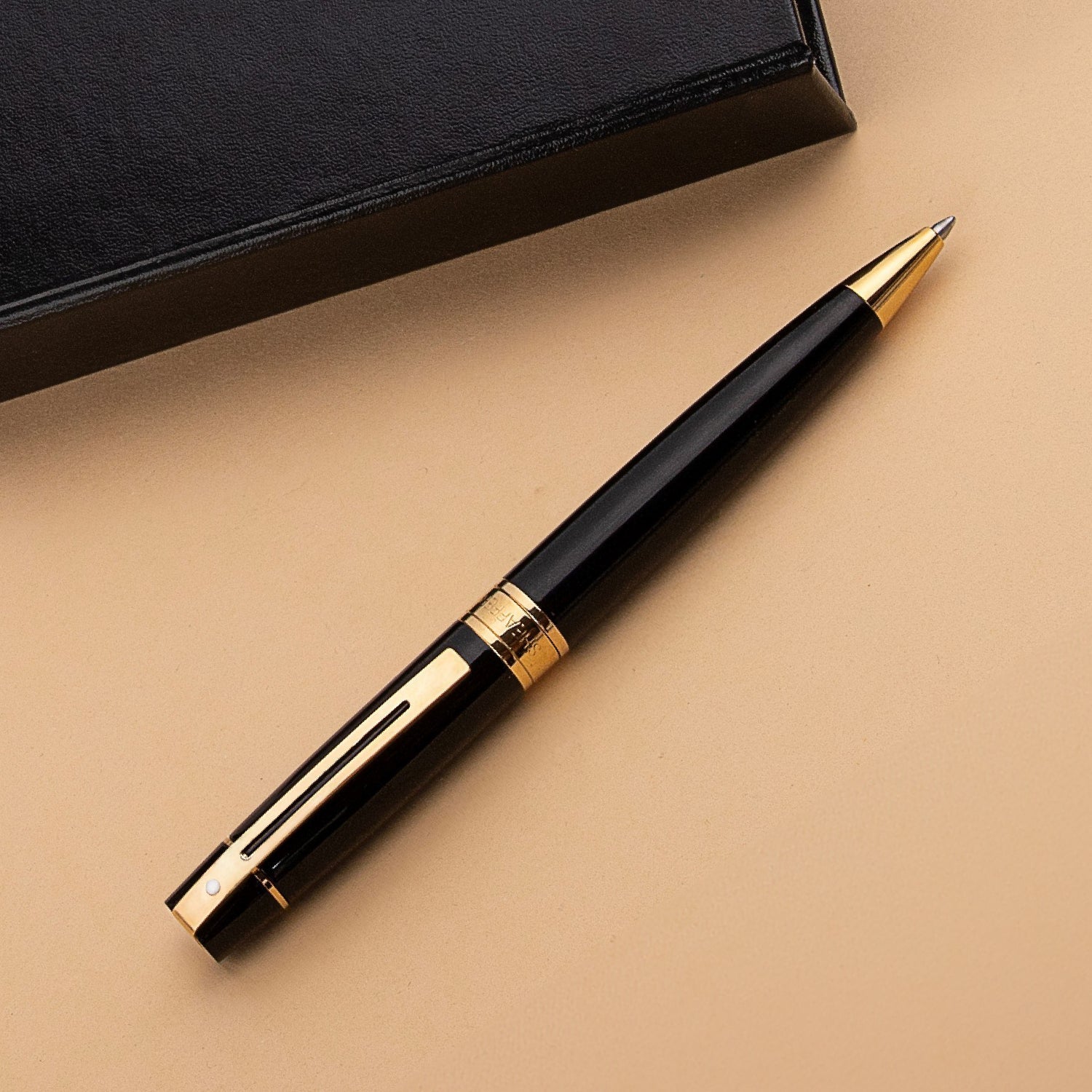 Sheaffer 300 9325 Glossy Black Ballpoint Pen With Gold-tone Trim