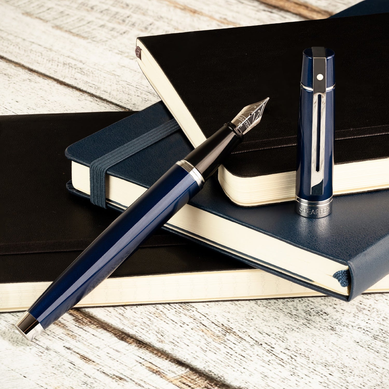 Sheaffer 300 Glossy Blue Fountain Pen With Chrome Trims