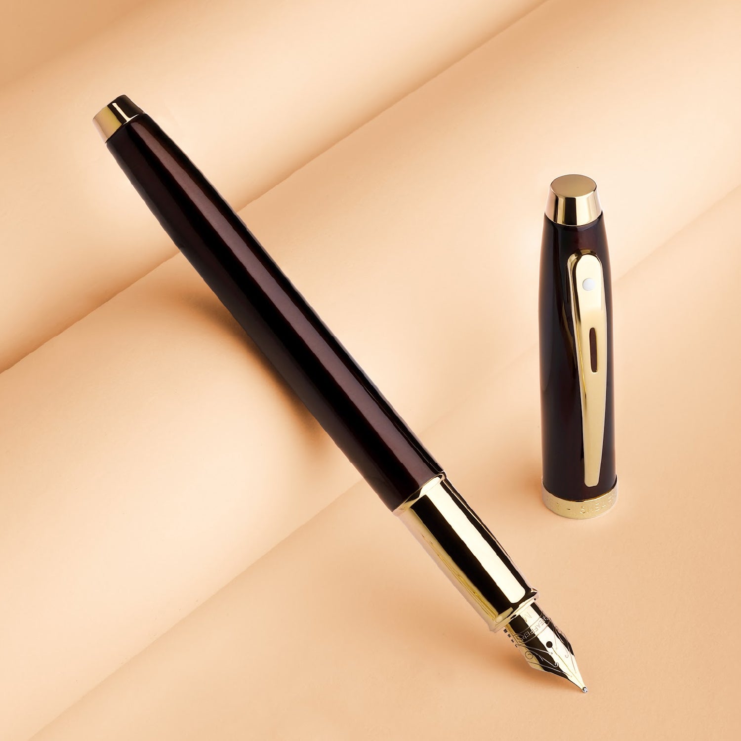 Sheaffer 100 9370 Glossy Coffee Brown Fountain Pen With PVD Gold-Tone Trim